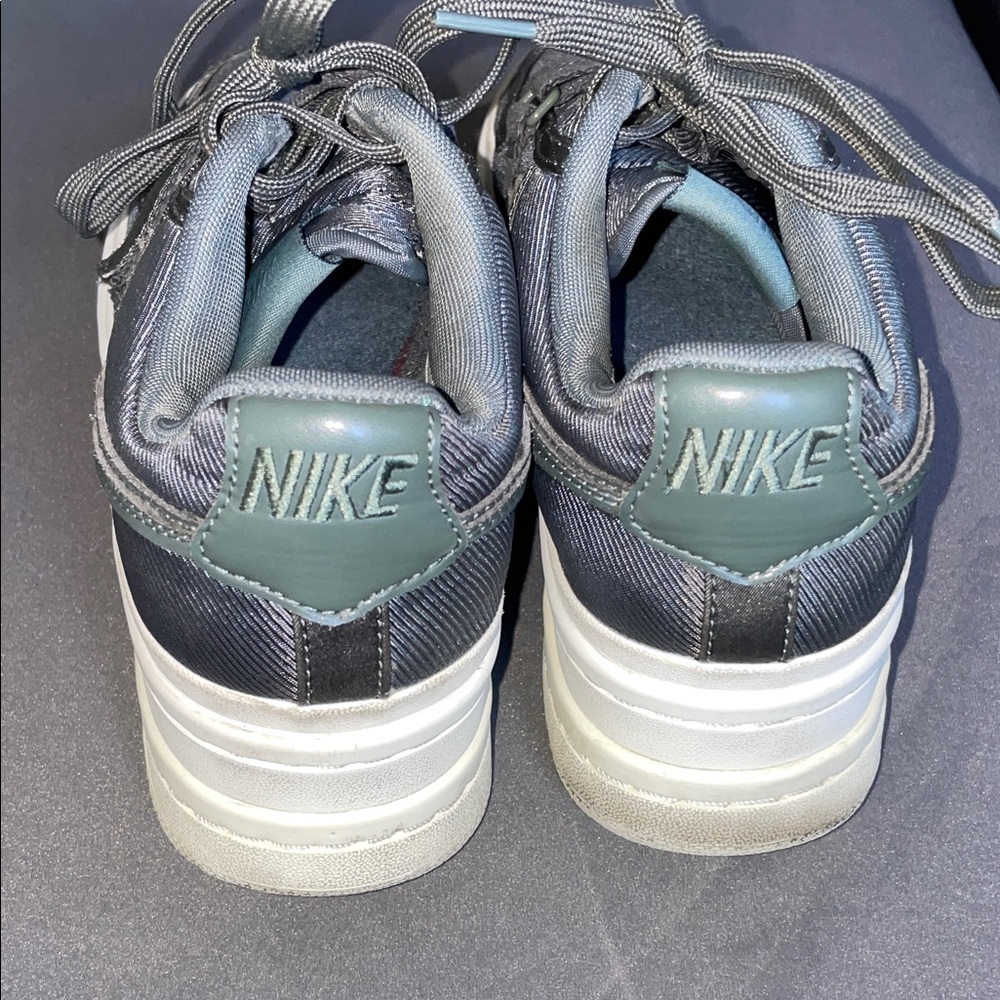 Nike Gray Sneakers - Picture 4 of 6